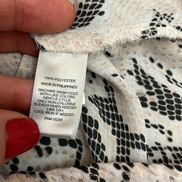 Express The Portofino Shirt Pink, Brown & White Snakeskin Button Down Shirt XS - Picture 13 of 14